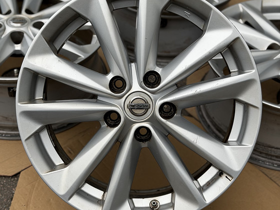 17" оригинальные диски Nissan 5x114,3 + датчики