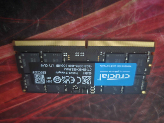 Crucial 16 ГБ DDR5 SO-DIMM + адаптер, чтобы использовать в н