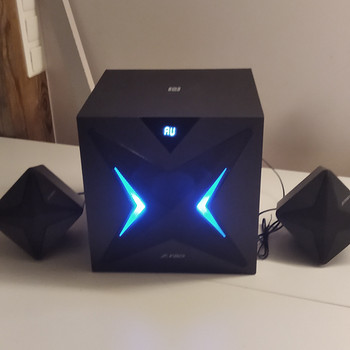 Multimedia speaker