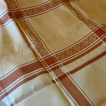 Uus nõukogudeaegne laudlina
