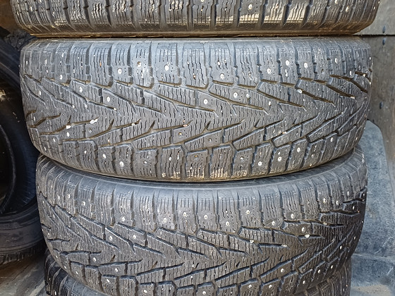Зимние шины nokian 17"