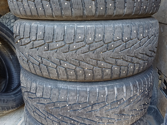 Зимние шины nokian 17"