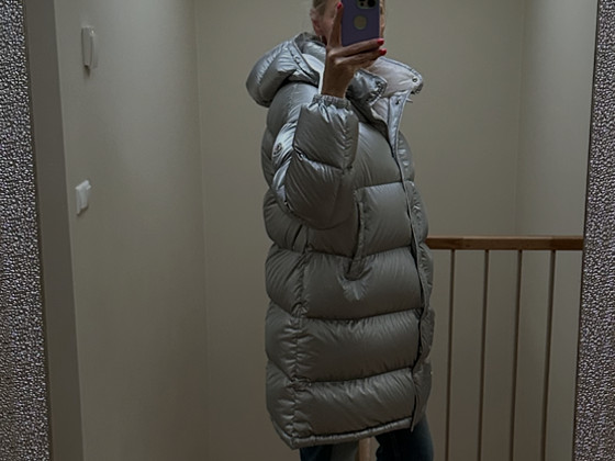 Пуховик Moncler, размер M, оригинал.