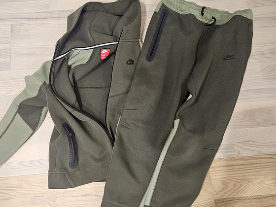 Nike tech fleese