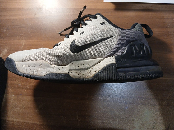 Продаются хорошие кроссовки NIKE