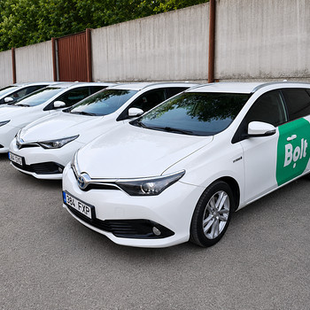 Аренда авто Auris
