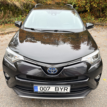 Toyota RAV4 Hybrid AWD Premium 2018, один владелец. Куплен новым