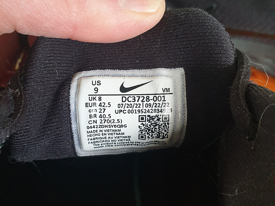 Очень хорошие кроссовки Nike 42,5