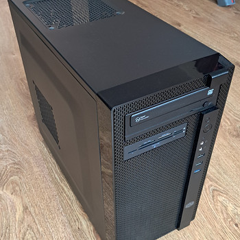 Cooler Master N200 / Gigabyte P450B