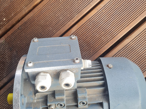 Электродвигатель Mec Motors OMT4 802-6 (0.55 kW / 880 об/мин