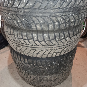 Зимняя шипованная резина 235/65/R18