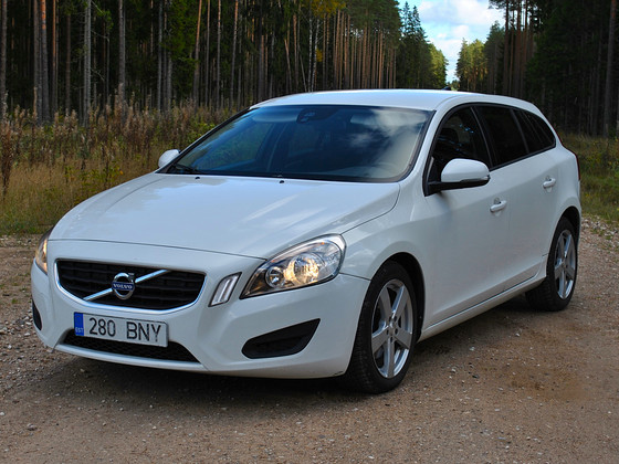 VOLVO V60 KINETIC 1.6D 2011