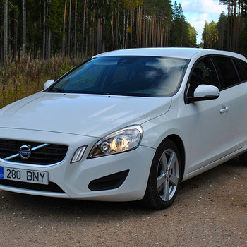 VOLVO V60 KINETIC 1.6D 2011