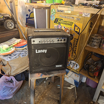 Басовый усилитель Laney RB1, гитарный усилитель