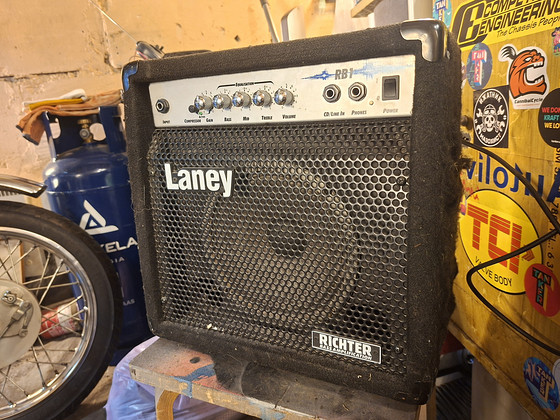 Басовый усилитель Laney RB1, гитарный усилитель