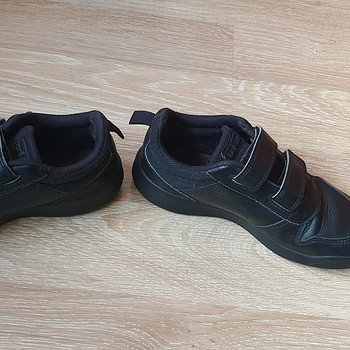 Adidas кроссовки, р. 34
