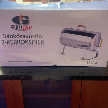 Uus elektriline suitsuahi Grillinja 1250W
