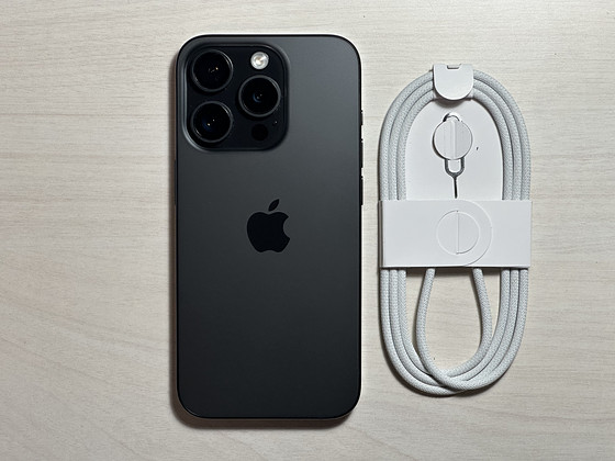 Apple iPhone 15 Pro 128GB Black Titanium nagu uus!