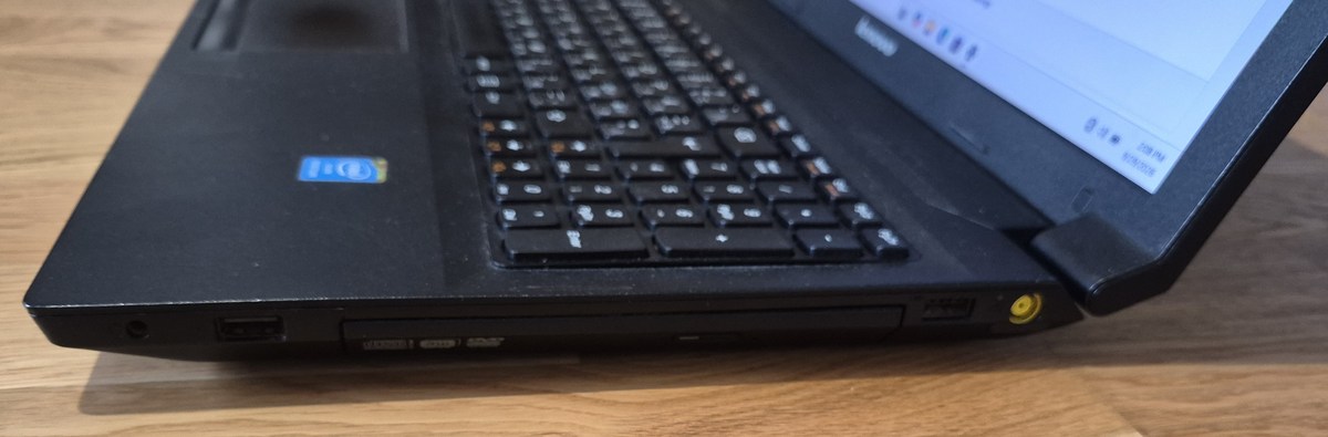 Lenovo B590, 15,6'', Intel Pentium, 466 GB, 8GB RAM, Win11