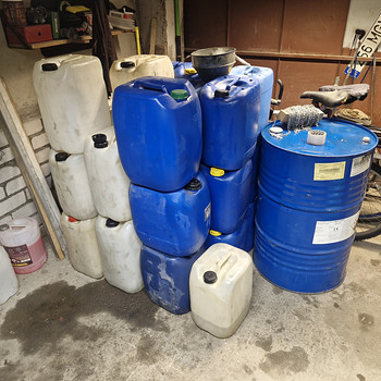 Kanistrid 20–25 liitrit + tünn 200 l