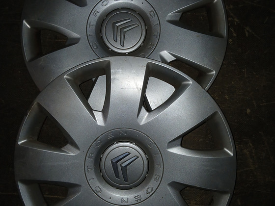 Müün originaalseid ilukilpe (R16) Citroenile