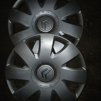 Продам оригинальные колпаки (R16) для Citroen
