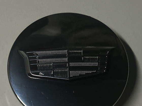 Центральный колпачок диска Cadillac