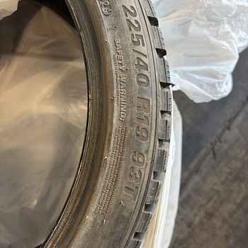 225/40 R19 naastrehvid