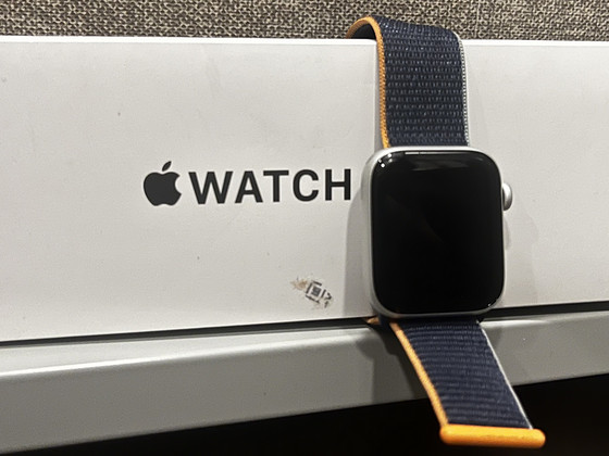 Apple Watch SE 44 мм