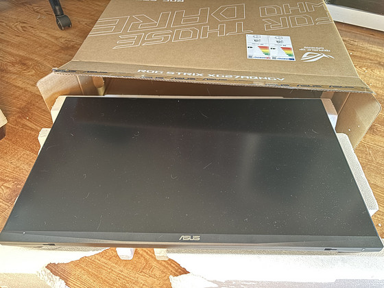 Монитор Asus 180 Гц
