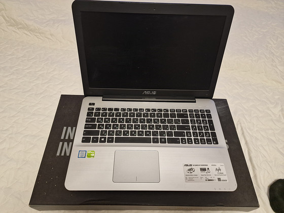 Ноутбук ASUS X555U