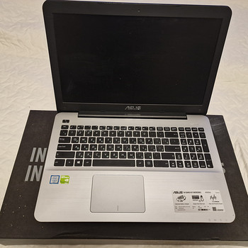 Ноутбук ASUS X555U
