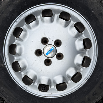 16" оригинальные диски Volvo 5x108 + шипованные шины 215/65/16