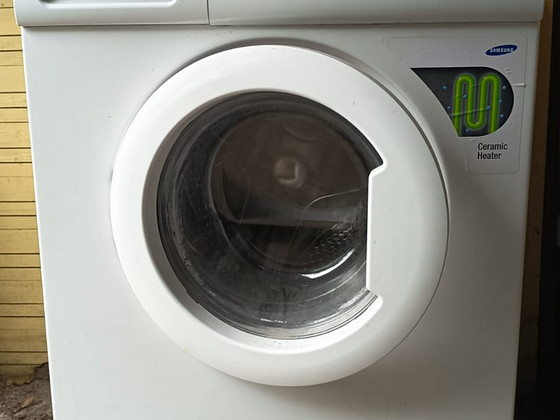 Müüa kompaktne pesumasin Samsung WF-F1062 (4,5 kg)