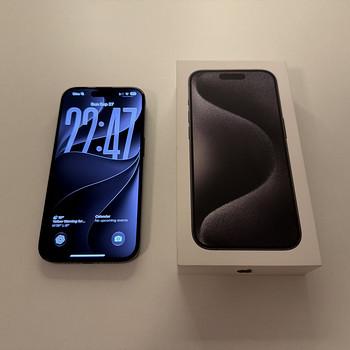 iPhone 15 Pro 256GB Black Titanium + коробка + чехол Spigen