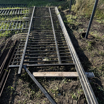 Liugvärav jälgvärav aed