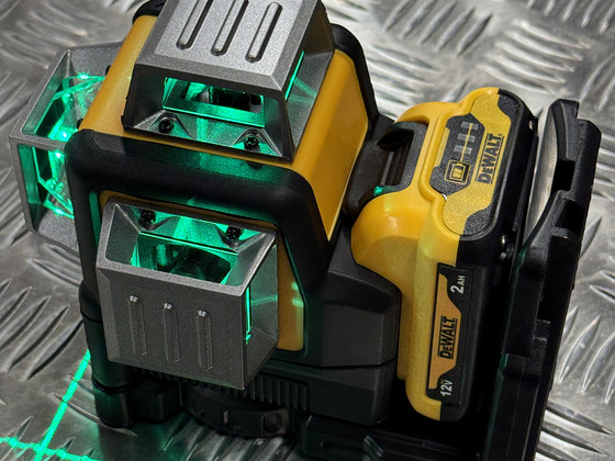 UUS DeWALT RISTJOON LASER