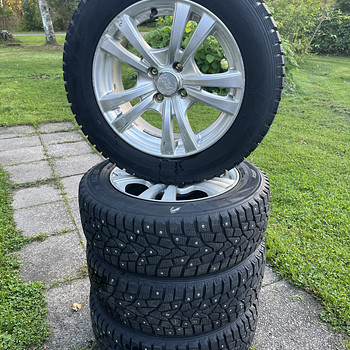 R15 valuveljed + 195/60R15 naastrehvid