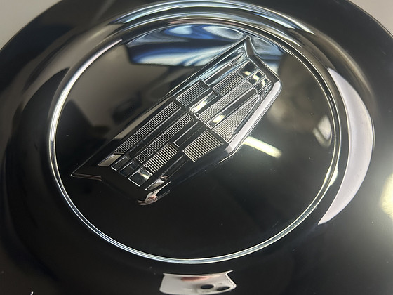 Cadillac escalade 2015-2020 center cap