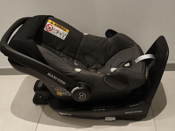 Maxi-Cosi Rock turvahäll + 3wayFix ISOFIX alus