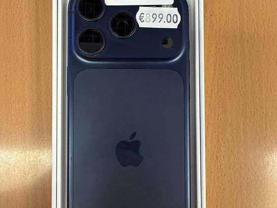 Apple iPhone 17 Pro 256Gb Blue в хорошем состоянии