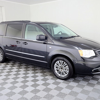 Lancia Voyager Stow N Go Luxury ATM 2.8 CRD 120kW