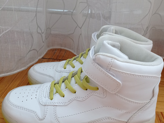 Tossud s 37 (23,5)