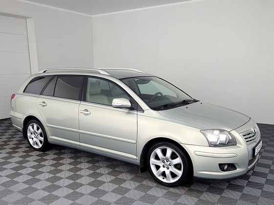 Toyota Avensis Luxury ATM 2.4 120kW