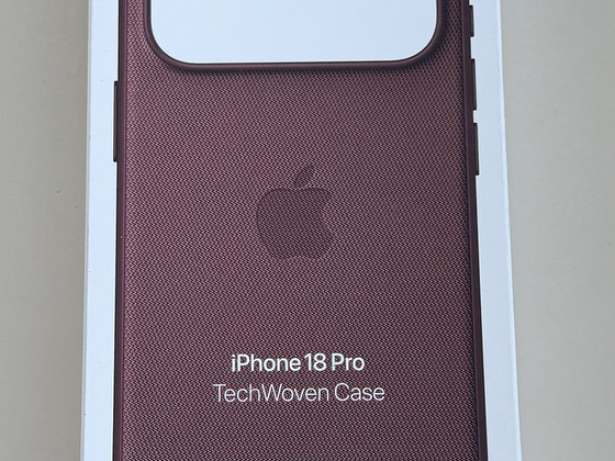 Apple iPhone 18 ProTechWoven Case with MagSafe , Burgundy