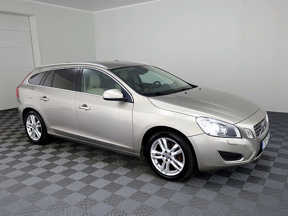 Volvo V60 Summum ATM 1.6 D4 84kW
