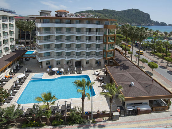 RIVIERA HOTEL & SPA