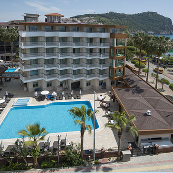 RIVIERA HOTEL & SPA