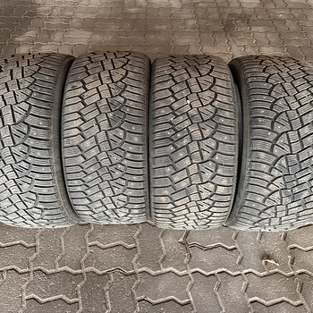 Continental IceContact 2 шипованные шины. 4 шт. - 275/40 R20