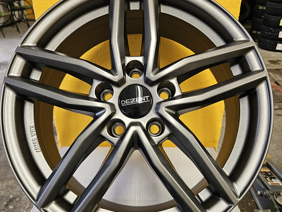 Dezent TR Graphite 5 x 114.3 R 17 ( Toyota , Lexus )